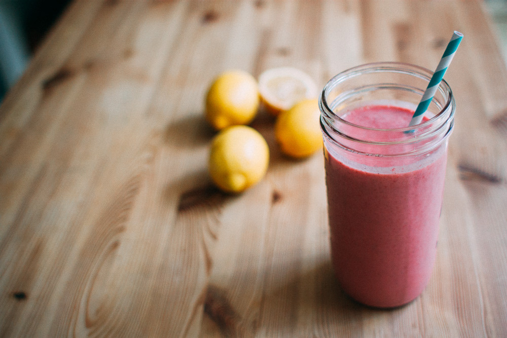 smoothie with lemons